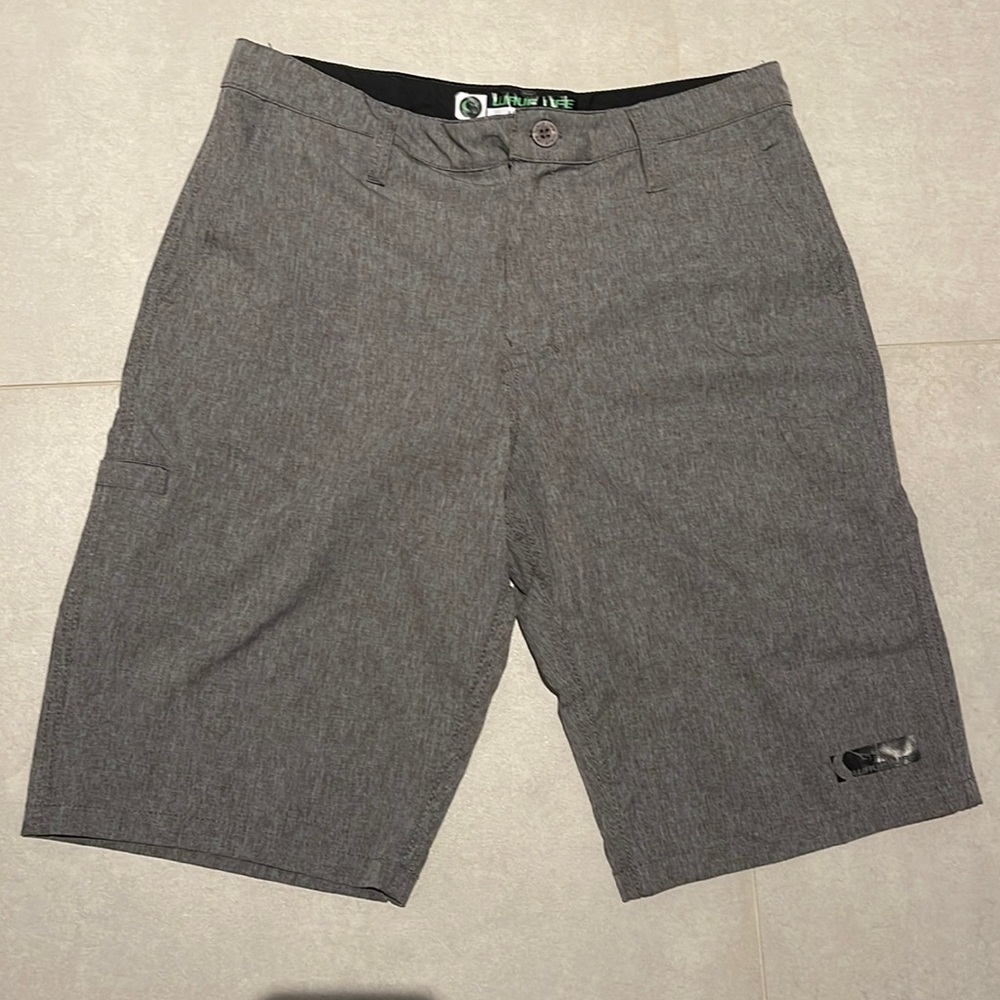 Men Wave life size 30 water activate h2o shorts hybrid Marlin print gray walking